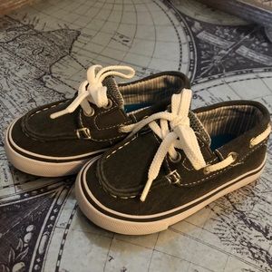 Toddler boys NWOT sneakers